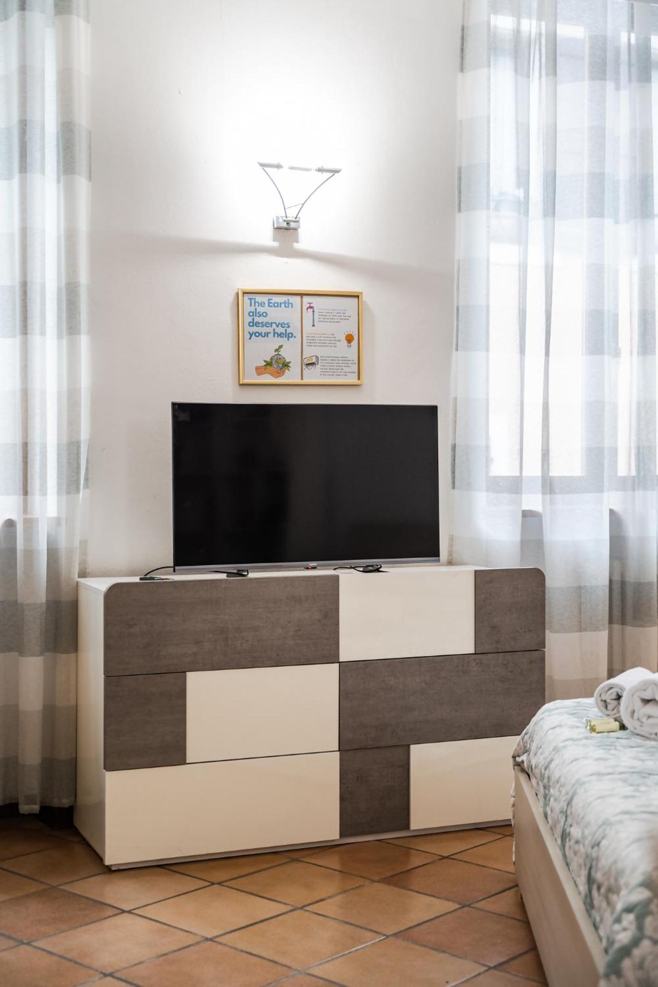 Riverwalk Al Castello Indipendent Apartments Werona Zewnętrze zdjęcie